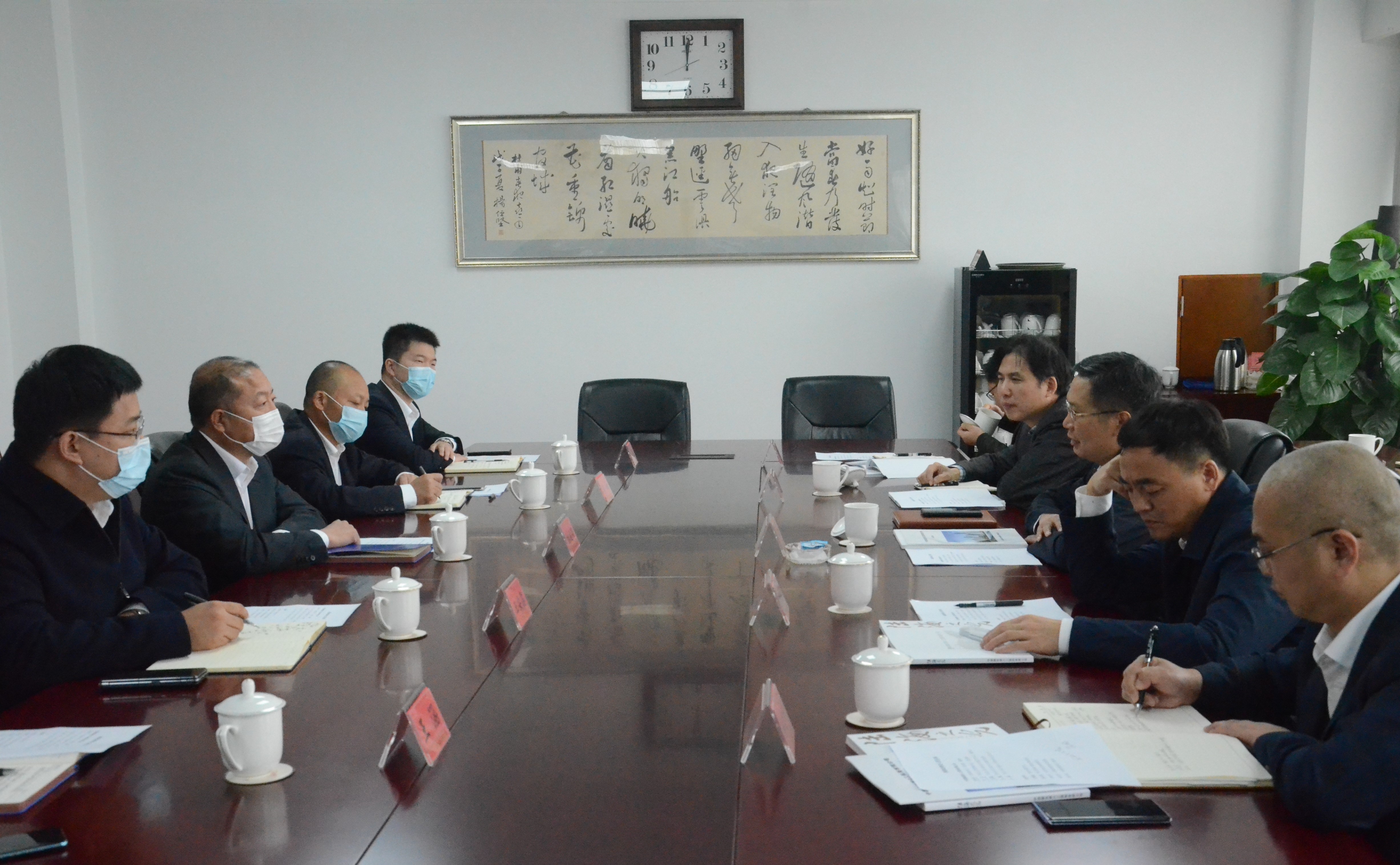 郭建军拜会四川省自贡市副市长龙腾鑫.jpg 郭建军拜会四川省自贡市副市长龙腾鑫.jpg
